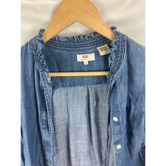Levis ruffle Neck Chambray Button Up Shirt Size XS - Picture 2 of 6